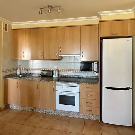One Bed In With Sea Views K120 דירה